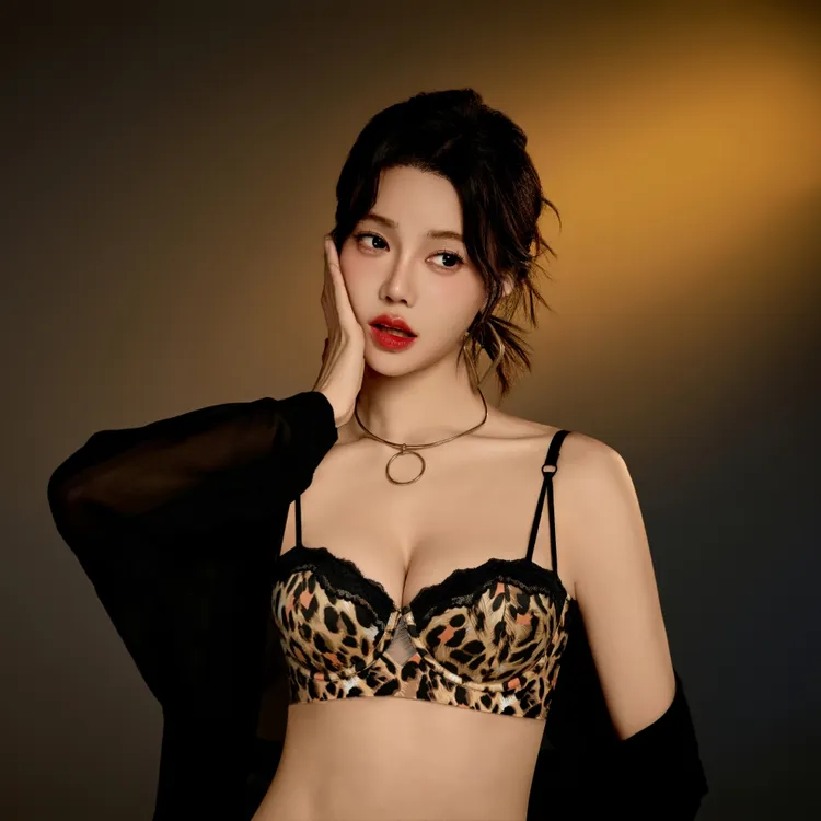 SweetyRoland/甜心罗兰小胸聚拢内衣女缎面蕾丝性感无钢圈文胸罩