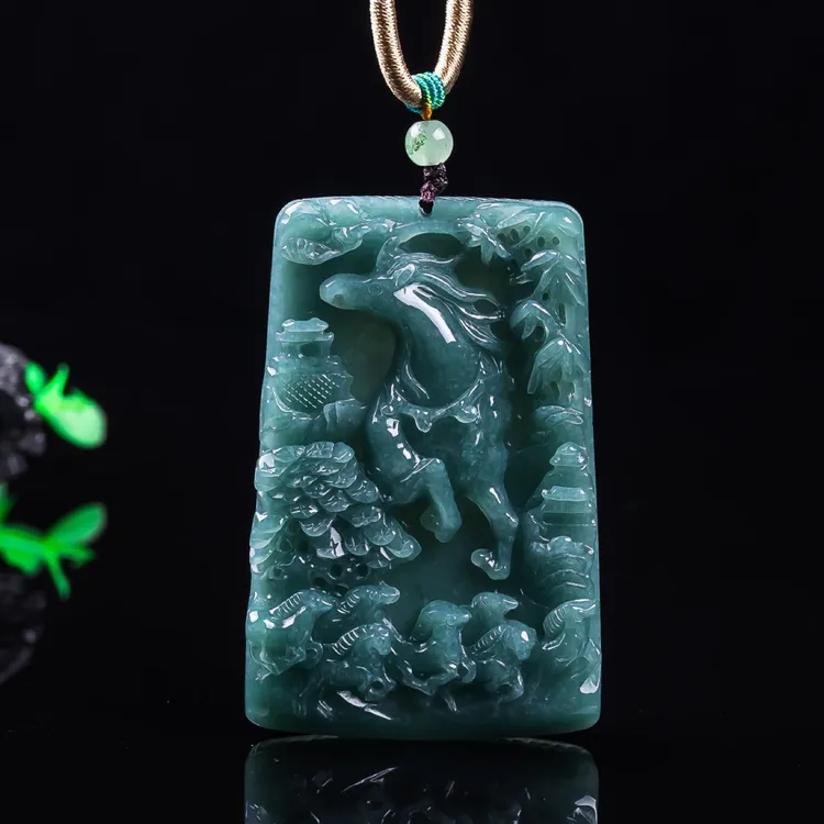 天然翡翠马吊坠本命年马上发财男女项链情侣马方牌挂件礼物手雕刻