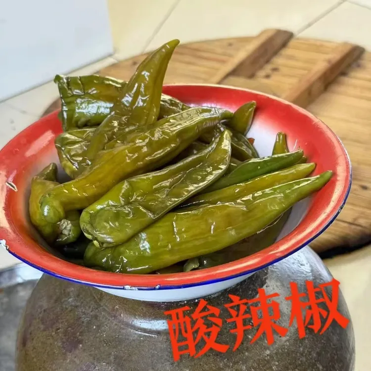 酸辣椒农家土缸手工腌制辣椒不添加开胃下饭菜咸酸菜炒鸡杂