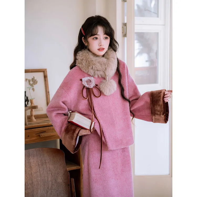 新中式国风套装2025年冬季独特漂亮绝美粉色多巴胺上衣半裙两件套