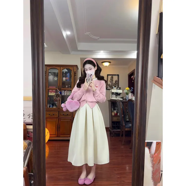 秋冬季拼接假两件针织开衫粉色少女感刺绣毛衣外套半身裙花瓣长裙
