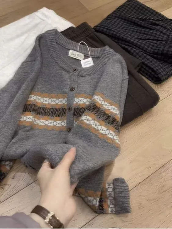 七言家巨好看  #氛围感灰橘花纱费尔岛提花不臃肿毛衣开衫25199@