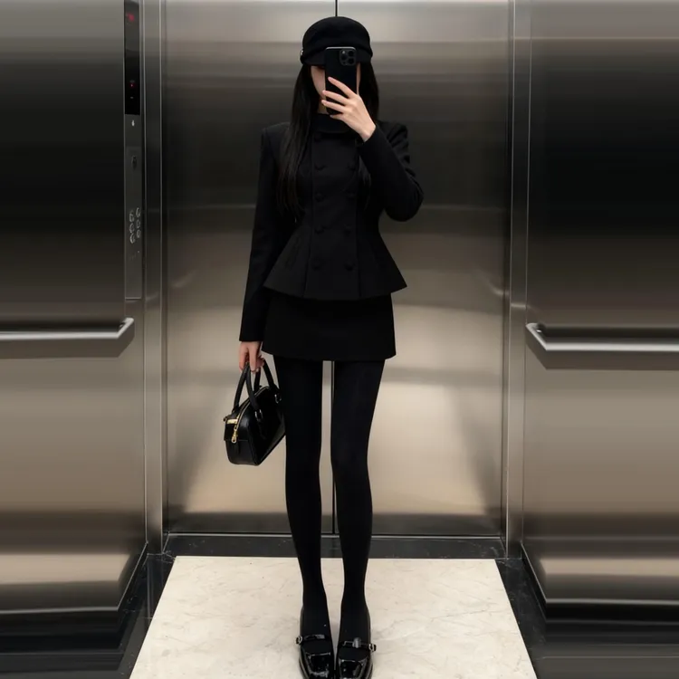 赫本风黑色西装连衣裙子女秋冬季2026新款小个子千金穿搭套装短裙