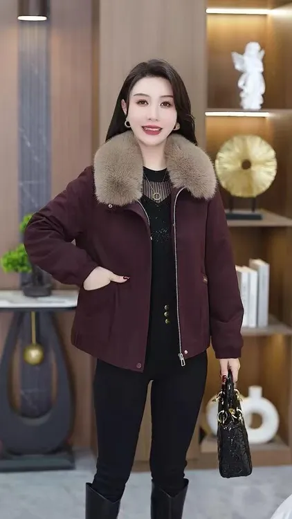 2025女加绒加厚款保暖短外套毛领直下摆一字领冬季时尚休闲装8837