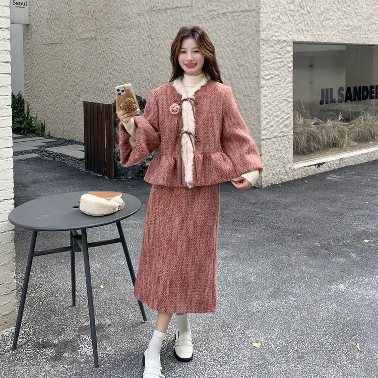 独特漂亮冬装一整套裙女2025超火穿搭名媛千金夹棉加厚小香风套装