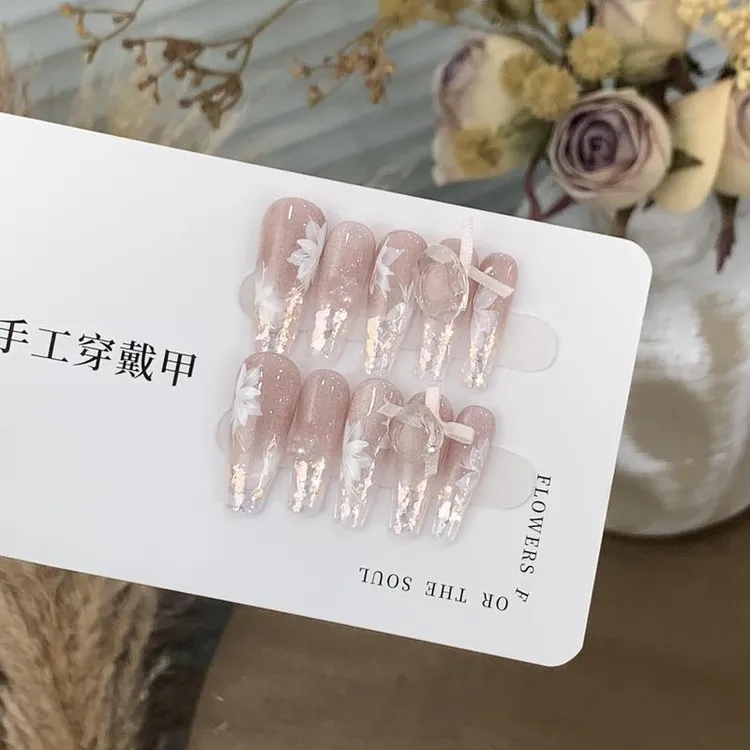 高级感冰透欧泊渐变透底K9雕花梨花姬纯手工穿戴甲