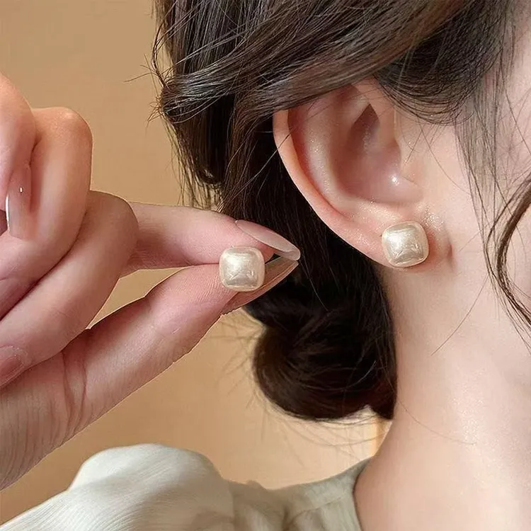 香槟金新款爆款百搭气质养耳洞小众显瘦高级感耳钉