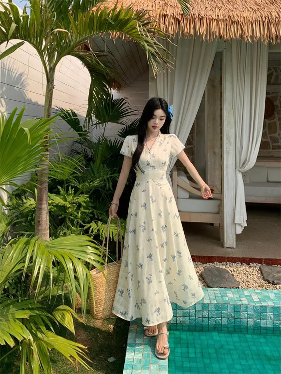 2025年新款碎花法式V领收腰独特漂亮好看绝美长裙连衣裙裙子9002