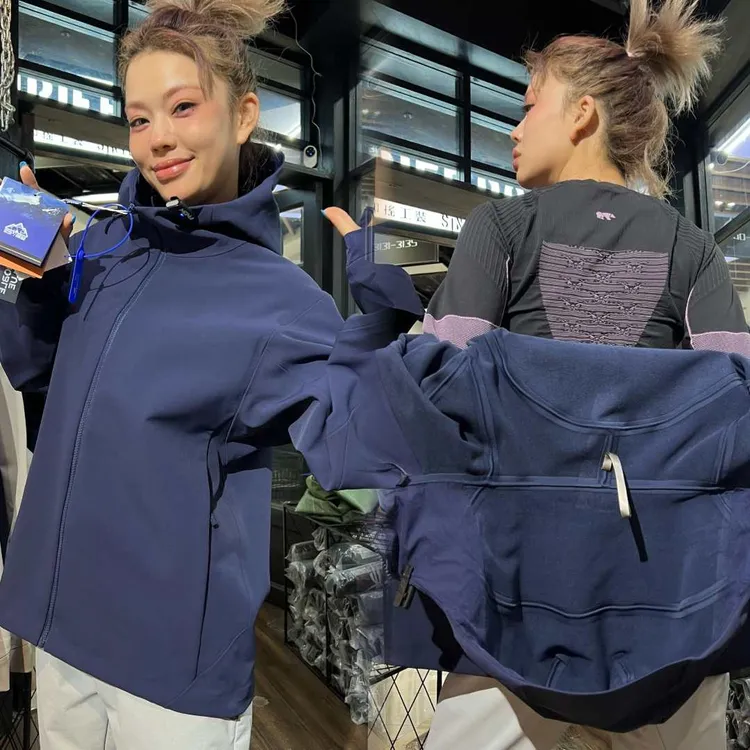 【大嘴衣说】全压胶无缝工艺情侣防风防泼水加绒保暖亲肤夹克D2962