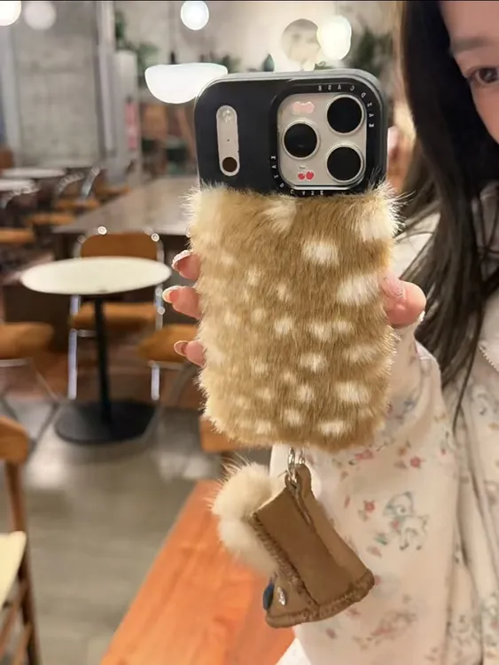 秋冬毛绒渐变黄白斑纹靴子适用iPhone17pro手机壳苹果16pro新款15