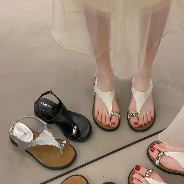 贾不假凉鞋女款2025新款夏季百搭老钱风必备厚底复古套趾罗马鞋子