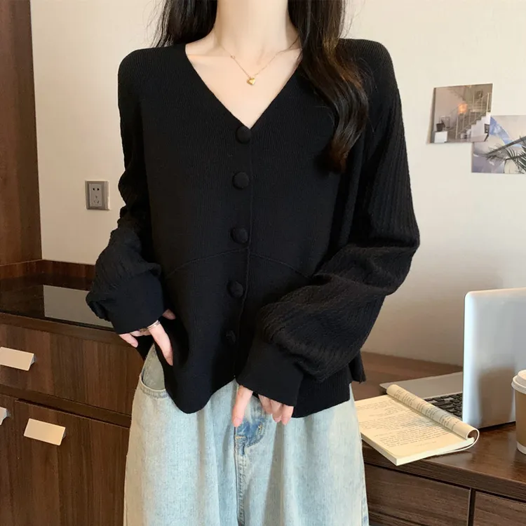 2025胖妹妹春秋装大码女装V领软糯显瘦正肩针织衫开衫设计感上衣