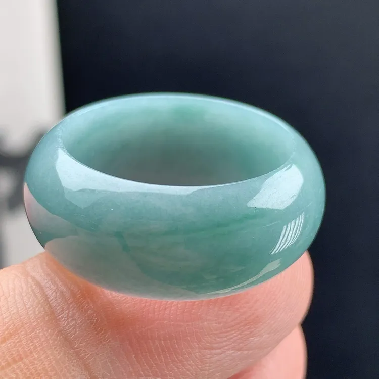 优惠戒指内径22.3纯天然A货翡翠老坑冰种蓝绿色素面轮胎宽扳指环