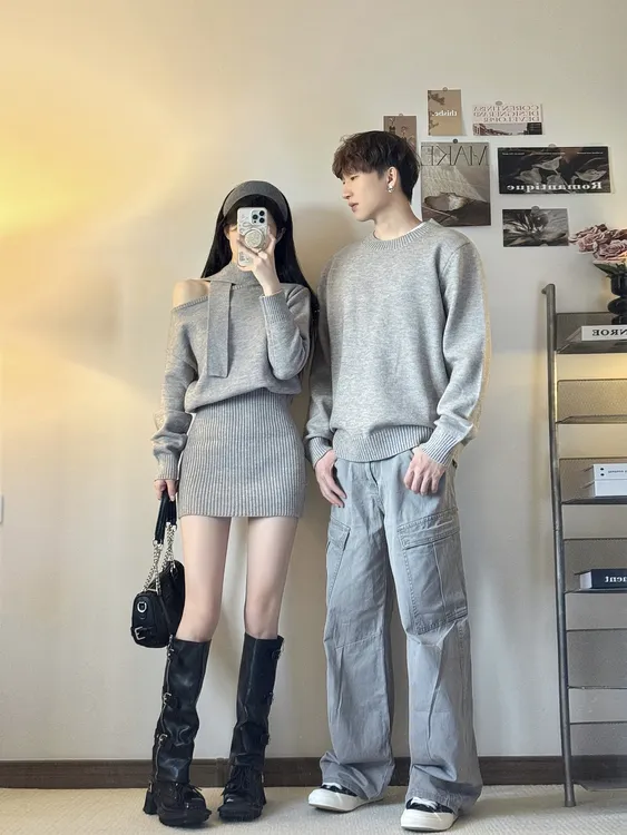 情侣装秋冬季辣妹风斜肩长袖露肩修身女连衣裙男套头时尚毛衣潮