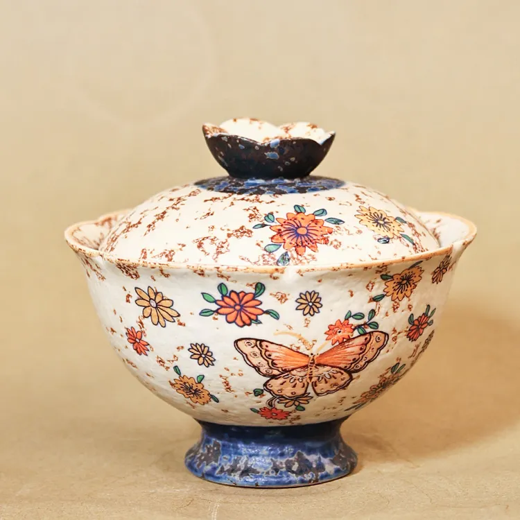 青花火石红陶瓷蝶恋花葵口二才盖碗
