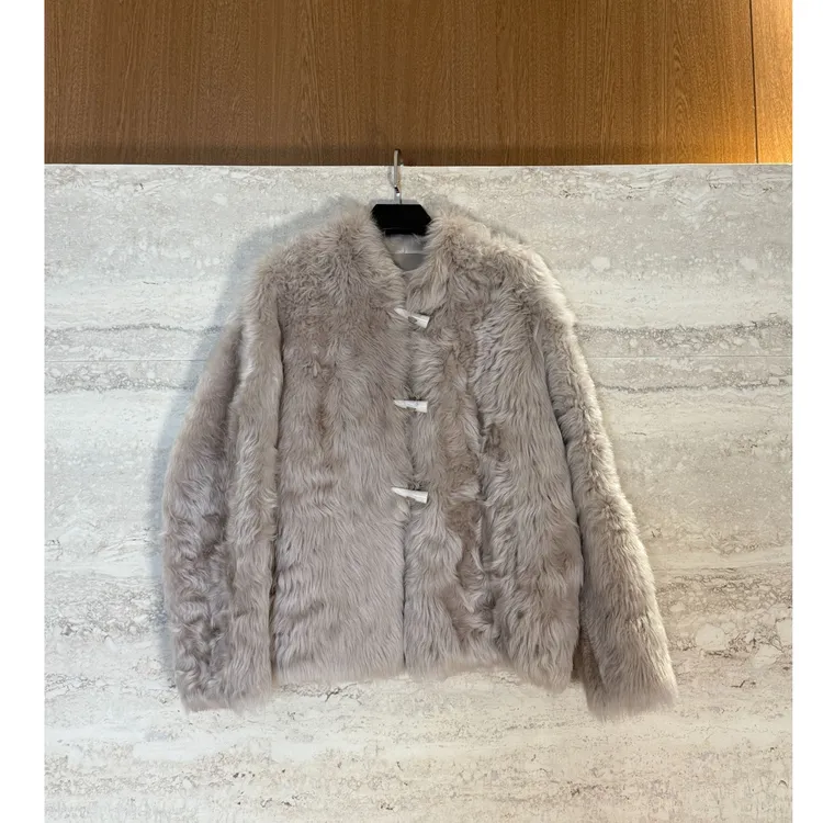 TANTAN 秋冬V领轻奢牛角扣羊皮毛呢外套3860