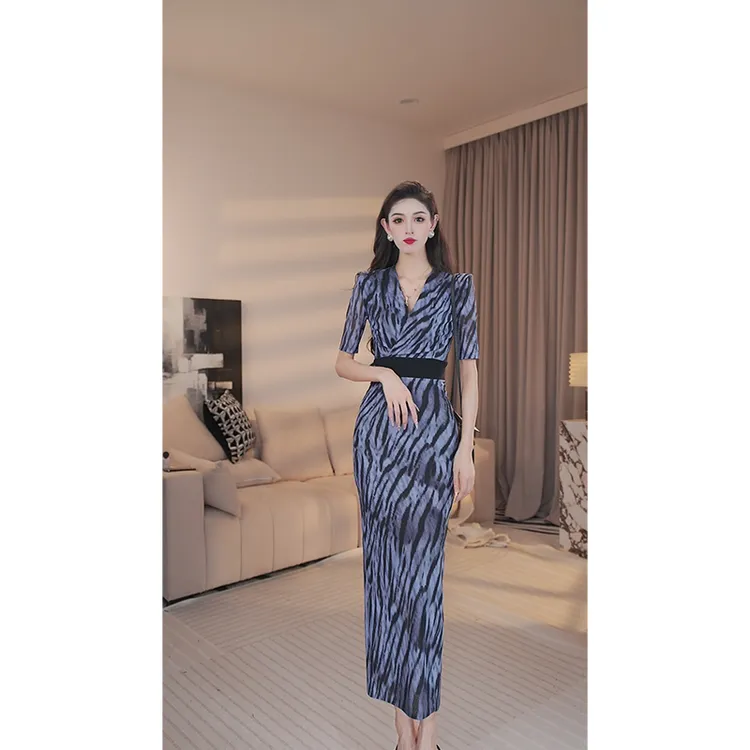 尤克菲儿 原创高定网纱印花拼接V领长裙气质高腰优雅轻奢连衣裙