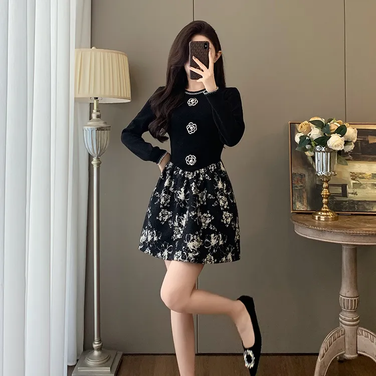 2025秋新款名媛千金风连衣裙女气质小黑裙设计感小个子A字裙短裙