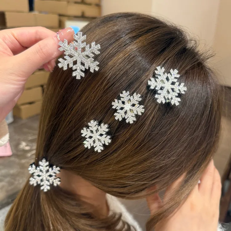 新款可爱雪花发夹银色珍珠闪钻秋冬款侧边刘海夹清冷贵气边夹女