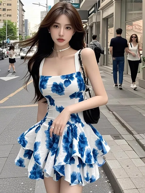 【KEKE】2025夏季新款时尚百搭裹胸白色吊带短裙收腰显瘦百褶连衣裙