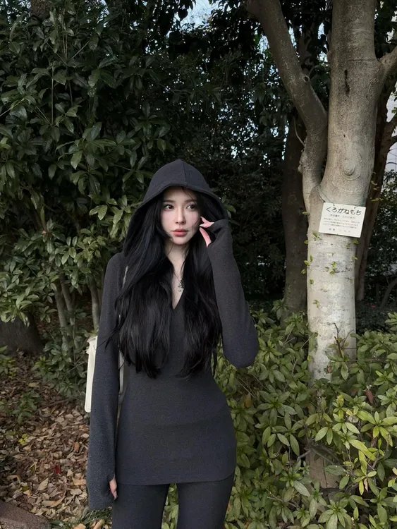 法式气质灰色连帽上衣女2025早秋高腰显瘦休闲微喇叭长裤子两件套