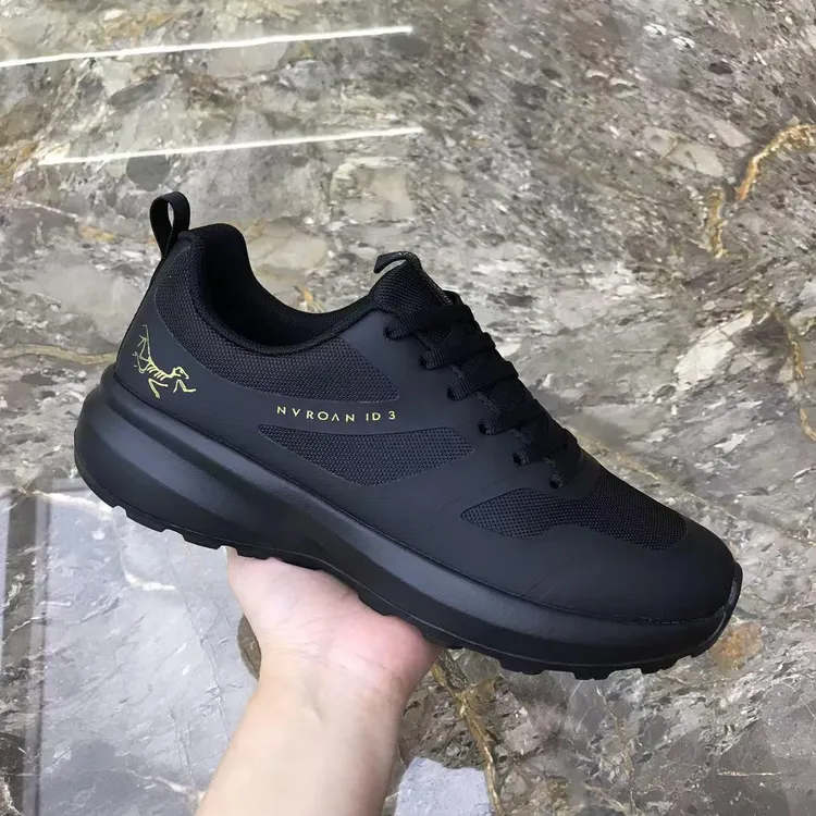 【香港DcSU&Shoes官方正品】男士透气网面百搭舒适黑色跑步运动鞋