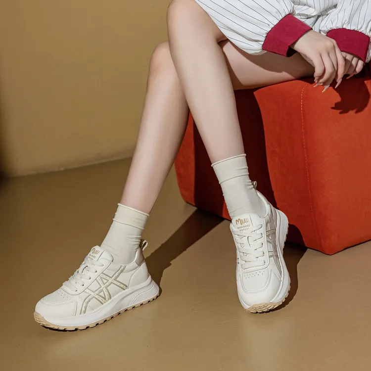 818 大码女鞋40-43德训鞋女秋季新款平底运动鞋女时尚真皮休闲鞋