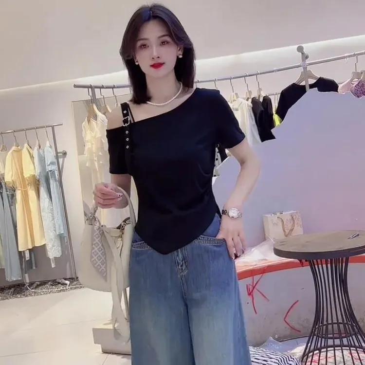 2025夏季新款女士时尚修身气质斜领露肩短袖T恤衫不规则显瘦上衣