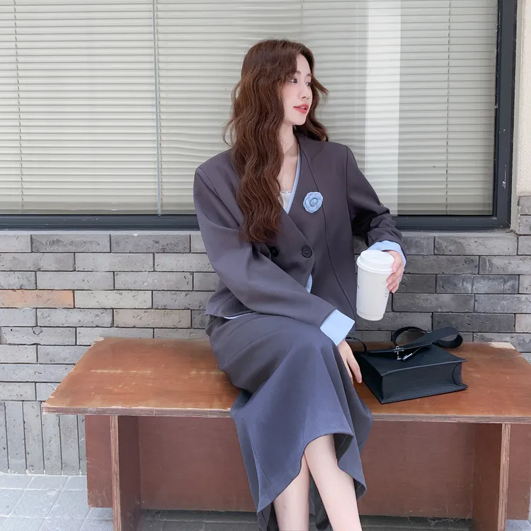 灰色设计感假两件小西服套装女2025秋季韩系气质休闲阔腿裤两件套