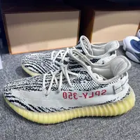 42.5码 二手95新 Yeezy350白斑马  球鞋