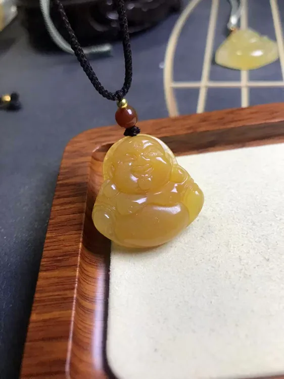 云南龙陵黄龙玉佛公女款吊坠挂坠项链俏色百搭正品玉石多样性发货