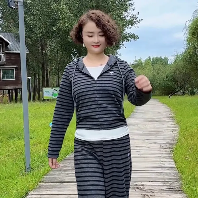 条纹显瘦欧货套装