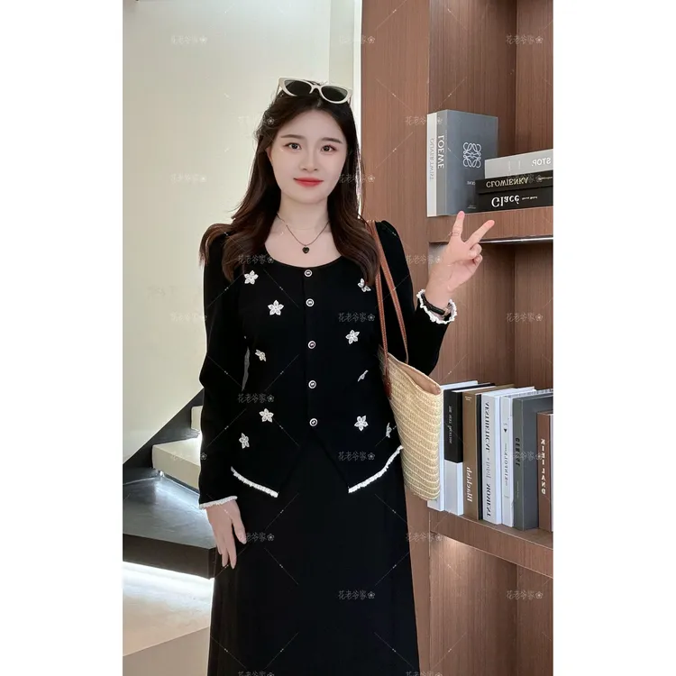 【仅上衣】花老爷微胖大码女装立体花开叉小上衣HLY3529
