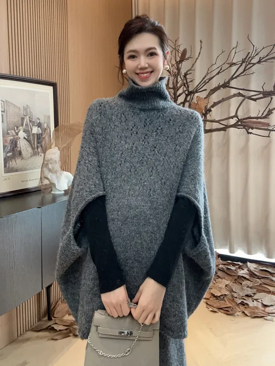 Zoey孕妇装［留洋千金］冬季加厚斗篷高领毛衣搭可调节半裙两件套