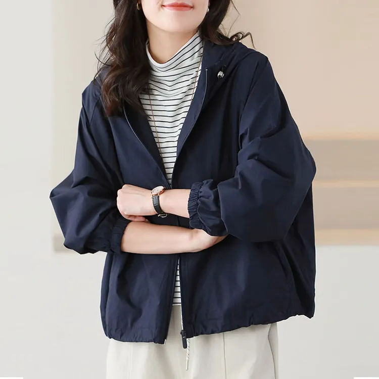 冲锋衣连帽短外套2025春秋新款韩版休闲百搭宽松显瘦减龄夹克上衣