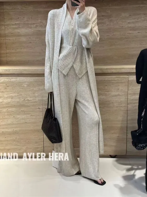 老钱风坑条针织V领马甲中长款开衫女秋高腰显瘦休闲裤三套装