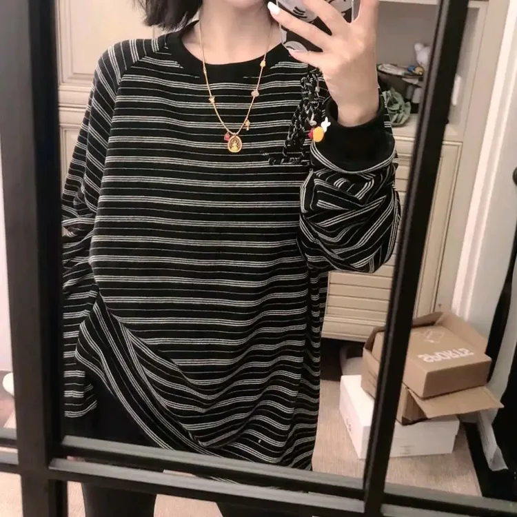 条纹长袖女中长款圆领宽松型T恤街头风撞色条纹常规打底衫上衣潮