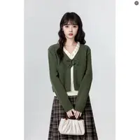 大码女装胖mm秋冬季新款设计感拼接蝴蝶结系带条纹毛衣假两件上衣