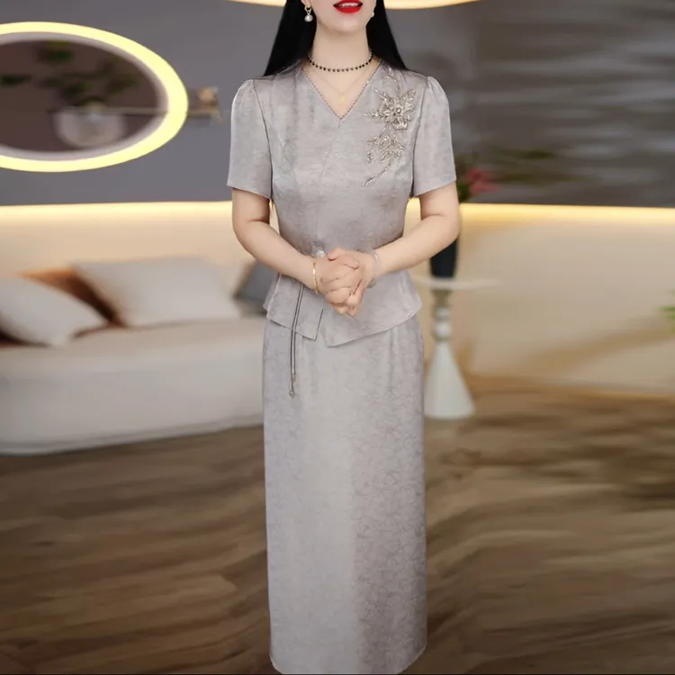 今年流行气质优雅宴会连衣裙女夏2025新款假两件包臀收腰显瘦裙子