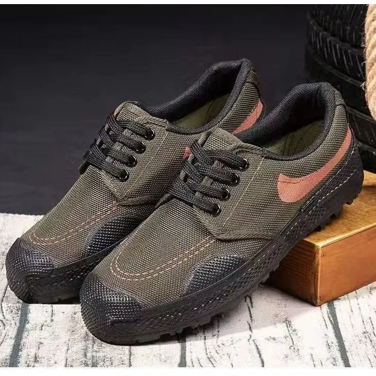 低帮高颜值防滑耐磨耐脏透气劳保鞋平底作训鞋Z