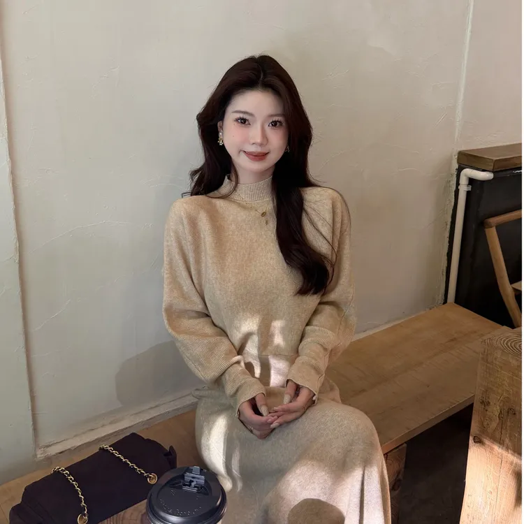 【柔光物语】秋冬温柔感半高领蝙蝠袖针织衫女宽松显瘦长袖加厚上衣
