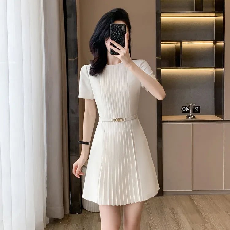 夏季新款法式名媛时尚气质小香风连衣裙女洋气通勤小个子百褶裙子