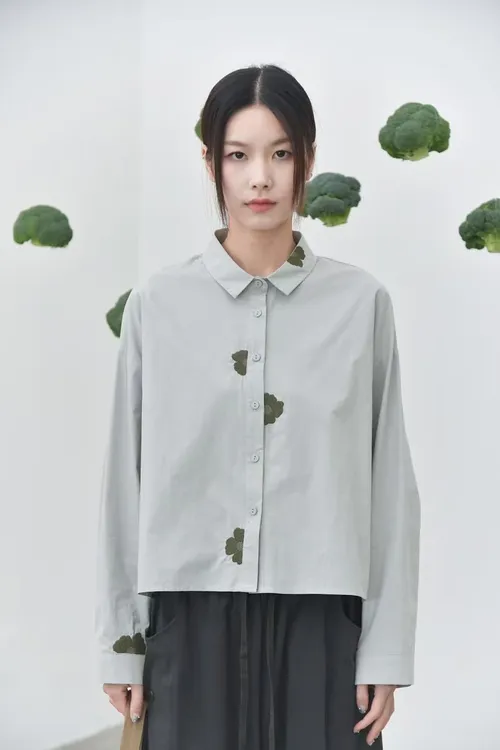 纯色时尚刺绣花朵休闲水洗棉宽松设计感女士长袖衬衣