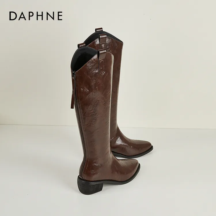 达芙妮棕色V口长筒西部靴女2025秋冬新款骑士靴尖头加绒瘦瘦靴子