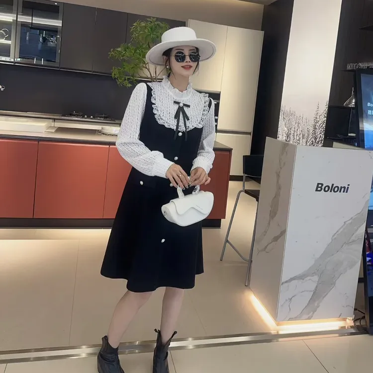 秋冬胖妹妹大码女装新款撞色拼接显瘦遮肉飞边领甜美洋气连衣裙