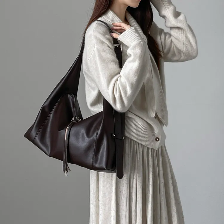 秋冬新款慵懒风软皮软面大容量女包极简风松弛感通勤女包