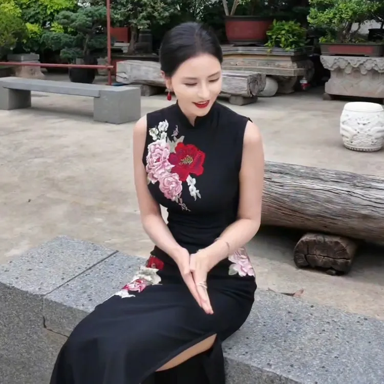 新中式日常高级黑色无袖弹力旗袍绣花重工连衣裙