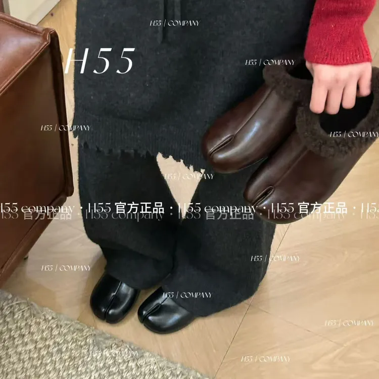 H55女鞋冬季新款加绒加厚防滑小众时髦分趾鞋59-3092-YY