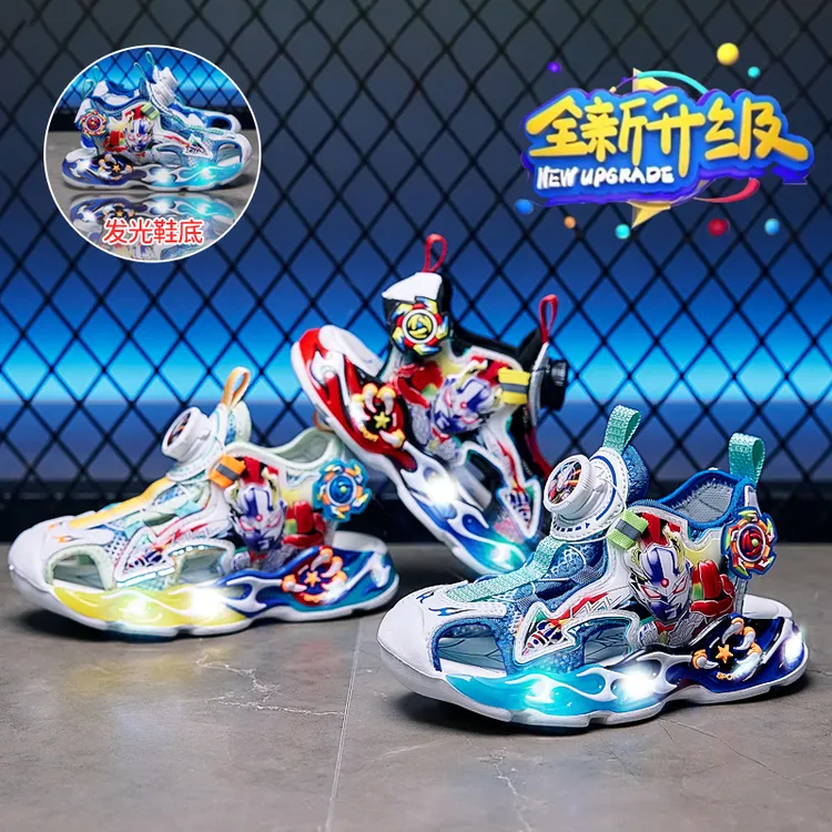 奥特曼男童鞋发光儿童凉鞋新款男宝宝亮灯鞋小男孩夏季沙滩凉拖