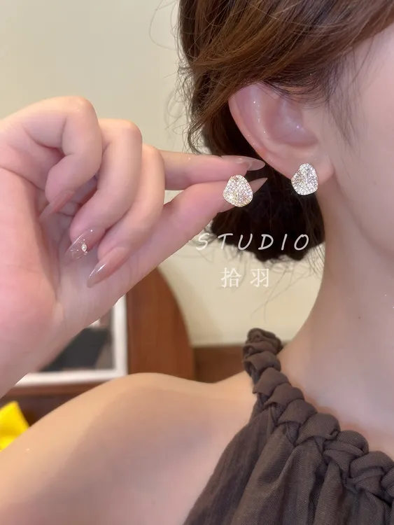 黄铜锆石耳饰 气质金属锆石耳钉轻奢小众设计感时尚百搭耳饰